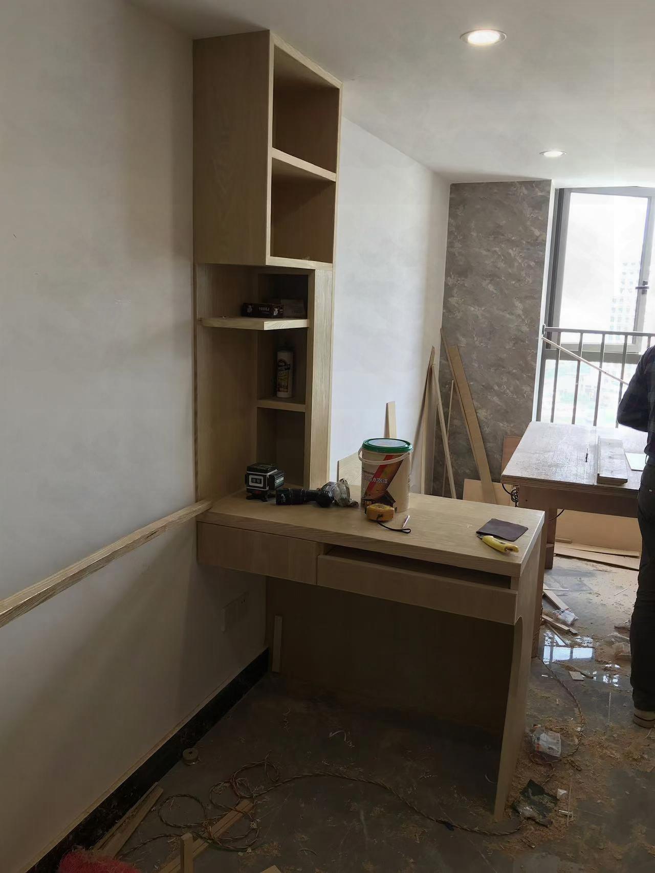 佛山打柜子木匠师傅帮您轻松应对小户型的收纳难题